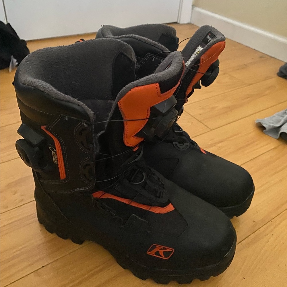 goretex Snowmobile boots gently used